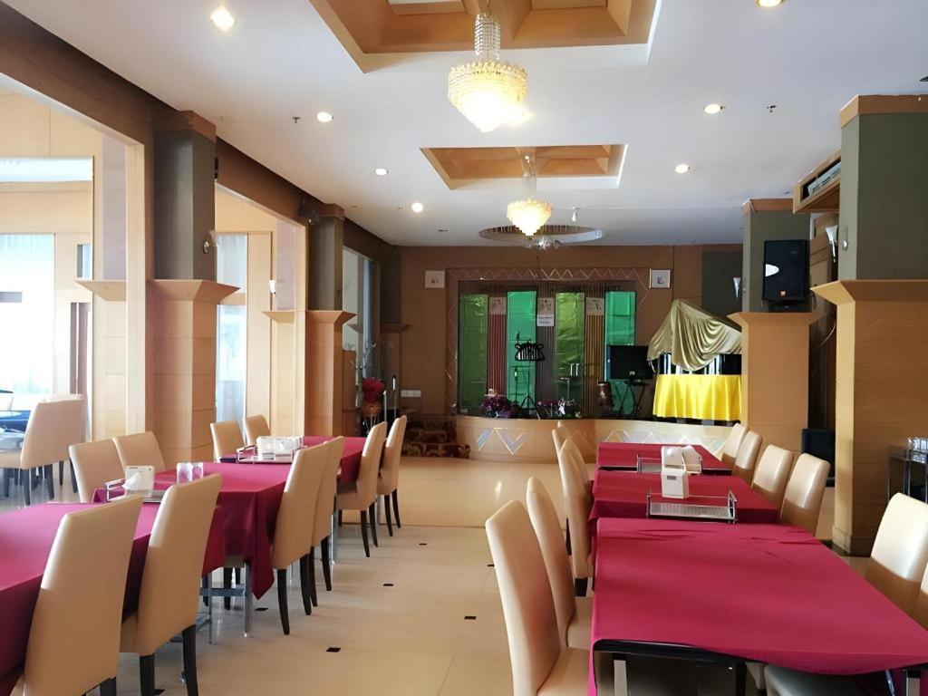 瑞驰酒店 暖武里 外观 照片