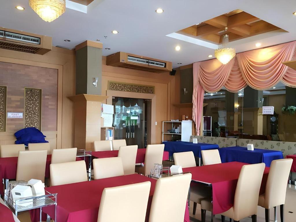 瑞驰酒店 暖武里 外观 照片